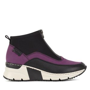 Botki Rieker. Czarne botki Rieker, bez wzorów, bez obcasa, na koturnie, bez zapięcia. Za 329,99 zł.