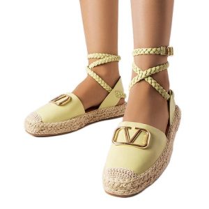 Zielone wiązane espadryle Parent. Zielone espadryle z aplikacjami, z koronki, bez obcasa, na platformie. Za 84,79 zł.