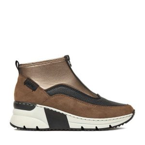 Botki Rieker. Brązowe botki Rieker, bez wzorów, bez obcasa, na koturnie, bez zapięcia. Za 329,99 zł.