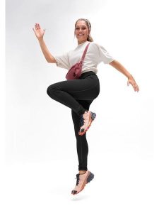 Maier Sports Legginsy sportowe "Fav" w kolorze czarnym rozmiar: 36. Czarne legginsy Maier Sports, bez wzorów, z materiału. Za 218,57 zł.