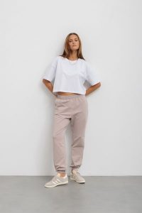 LEKKIE SPODNIE CELINE CAFFE LATTE L - Flawless. Spodnie dresowe Flawless, l, bez wzorów, z bawełny. Za 155,00 zł.