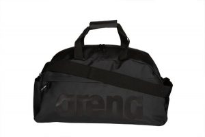 Torba sportowa Arena Team Duffle 40. Czarne torby podróżne i sportowe Arena, bez wzorów, z poliesteru, na ramię, duże. Za 159,99 zł.