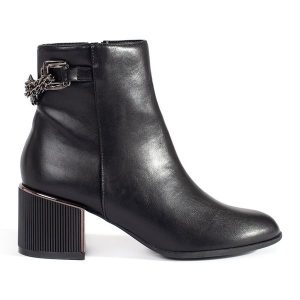 Goodin Czarne botki damskie na eleganckim obcasie. Czarne botki bez wzorów, bez obcasa, bez zapięcia. Za 245,97 zł.