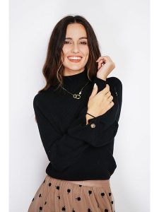 C& Jo Sweter w kolorze czarnym rozmiar: 38. Czarne swetry oversize C& Jo, bez wzorów, z kaszmiru, bez ramiączek. Za 120,35 zł.
