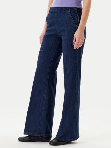 United Colors Of Benetton Jeansy 4TUTDF06V Granatowy Flare Fit. Niebieskie jeansy United Colors of Benetton, bez wzorów, z bawełny. Za 189,99 zł.