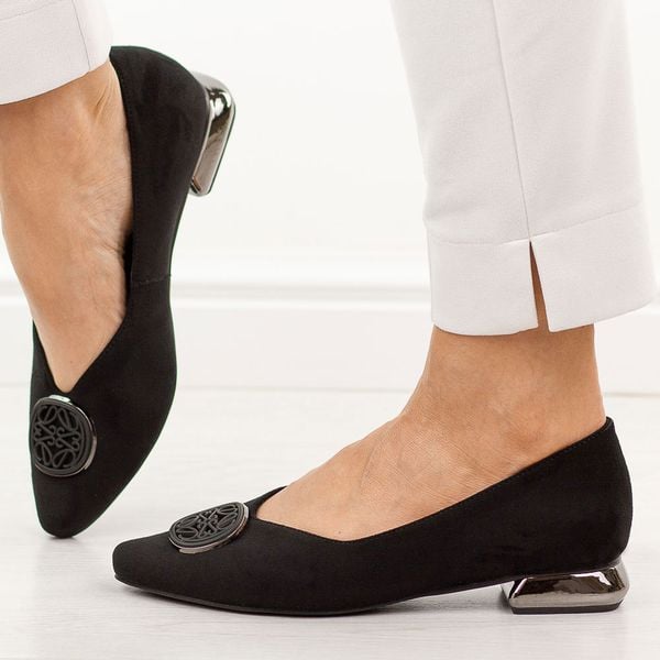 Czarne baleriny damskie na obcasie Potocki 12808. Czarne balerinki POTOCKI, z aplikacjami, z jeansu, bez obcasa, na obcasie, bez zapięcia. Za 189,00 zł.