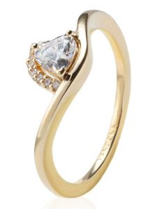 Pandora Pozłacany pierścionek z cyrkoniami rozmiar: 56. Żółte pierścionki Pandora, z cyrkonią, metalowe. Za 304,99 zł.