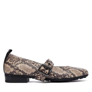 Półbuty Hispanitas. Brązowe półbuty Hispanitas, bez wzorów, bez obcasa, na płaskiej podeszwie, bez zapięcia. Za 389,99 zł.