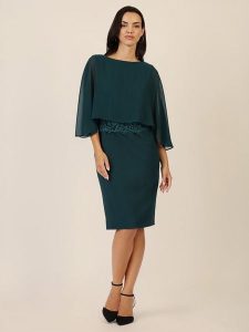 APART Sukienka w kolorze ciemnozielonym rozmiar: 44. Zielone sukienki Apart, bez wzorów, z koronki, bez kołnierzyka, bez ramiączek, midi. Za 295,99 zł.