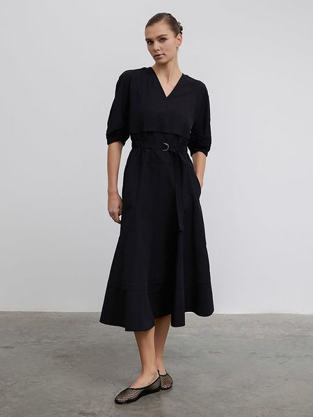 BGN Sukienka w kolorze czarnym rozmiar: 38. Czarne sukienki BGN, na imprezę, bez wzorów, bez kołnierzyka, bez ramiączek, midi. Za 135,81 zł.