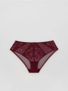 Majtki figi z haftem - mahoniowy. Brązowe figi Reserved, bez wzorów. Za 49,99 zł.