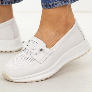 Białe ażurowe skórzane półbuty damskie Filippo Dp7651/26. Białe półbuty Filippo, na jesień, w ażurowe wzory, z jeansu, z okrągłym noskiem, bez obcasa, na płaskiej podeszwie, bez zapięcia. Za 219,00 zł.