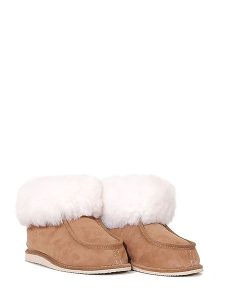 Kaiser Naturfellprodukte Kapcie wełniane w kolorze jasnobrązowym rozmiar: 37. Brązowe kapcie Kaiser Naturfellprodukte, bez wzorów, ze skóry. Za 182,72 zł.