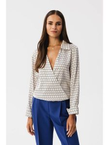 Stylove Bluzka w kolorze kremowym rozmiar: XL. Brązowe bluzki Stylove, xl, bez wzorów, bez kołnierzyka, bez ramiączek. Za 188,85 zł.
