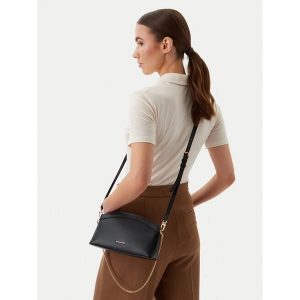 Torebka MICHAEL Michael Kors. Czarne torebki klasyczne MICHAEL Michael Kors, bez wzorów, bez dodatków. Za 630,99 zł.