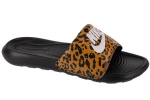 Klapki Nike Model Nike Victori One Slide Kolor Nadruk Zwierzęcy. Brązowe klapki Nike, bez wzorów, z materiału, bez obcasa. Za 206,00 zł.