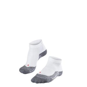 Skarpety damskie Falke RU4. Czerwone skarpetki Falke, bez wzorów. Za 89,00 zł.