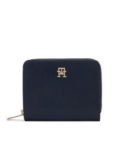 Tommy Hilfiger Portfel Th Icon Med Za W/Flap Nylon AW0AW18991 Granatowy. Niebieskie portfele TOMMY HILFIGER, bez wzorów, z nylonu. Za 209,99 zł.