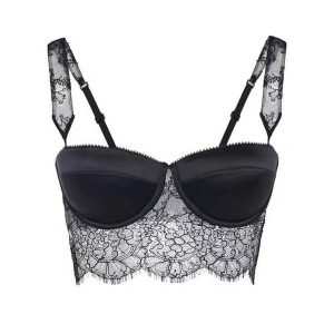 Braletka z koronką i regulowanymi ramiączkami Wava. Czarne biustonosze Intica, bez wzorów, z koronki. Za 139,00 zł.