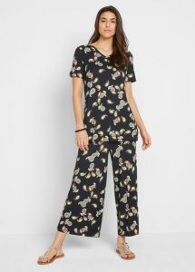 Bluzka i spodnie culotte z lejącej się wiskozy (komplet dwuczęściowy). Czarne kombinezony bonprix, bez wzorów, z wiskozy, eleganckie, bez kołnierzyka, bez ramiączek, krótkie. Za 159,99 zł.