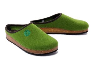 DR. BRINKMANN 320094-71 pistazie, kapcie damskie. Zielone kapcie Dr. Brinkmann, bez wzorów. Za 204,90 zł.