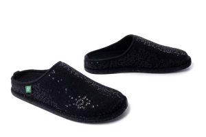DR. BRINKMANN 320219-01 schwarz, kapcie damskie. Czarne kapcie Dr. Brinkmann, bez wzorów. Za 264,90 zł.