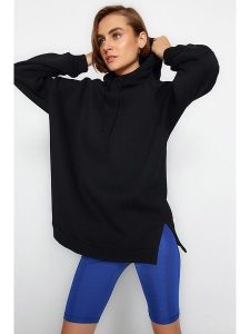 Trendyol Bluza w kolorze czarnym rozmiar: M. Czarne bluzy Trendyol, m, bez wzorów, z kapturem. Za 105,38 zł.