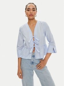 ViCOLO Bluzka TB1518 Niebieski Regular Fit. Niebieskie bluzki ViCOLO, m, bez wzorów, z bawełny, bez kołnierzyka, bez ramiączek. Za 249,99 zł.