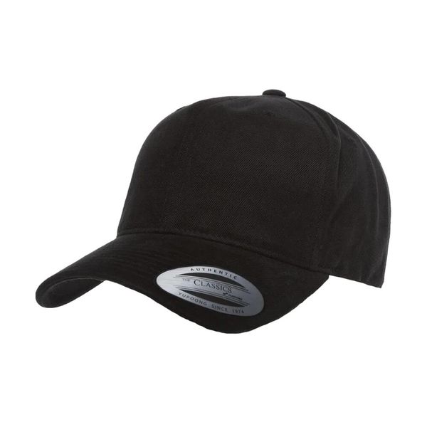 Czapka Z Daszkiem Unisex Dla Dorosłych Ze Szczotkowanej Bawełny O Średnim. Czarne czapki FLEXFIT, bez wzorów, z bawełny. Za 73,99 zł.