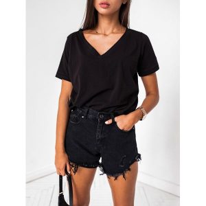 T shirt z dekoltem w kształcie V w kolorze CZARNYM - V NECK. Czarne t-shirty Marsala, s, bez wzorów, z bawełny, bez kołnierzyka, bez ramiączek. Za 69,90 zł.
