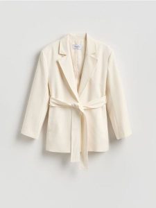 Marynarka z paskiem - złamana biel. Marynarki i żakiety Reserved, l, bez wzorów, z tkaniny. Za 299,99 zł.