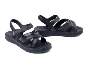 AZALEIA 19181 Rafa BM614 black, sandały damskie. Czarne sandały Azaleia, bez wzorów, bez obcasa, bez zapięcia. Za 174,90 zł.