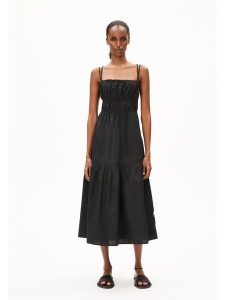 Armedangels Sukienka "Hetmalaa" w kolorze czarnym rozmiar: XL. Czarne sukienki ARMEDANGELS, xl, bez wzorów, z bawełny, bez kołnierzyka, bez ramiączek, maxi, rozkloszowane. Za 323,50 zł.