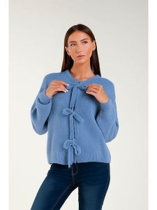 Tamba Kardigan w kolorze błękitnym rozmiar: 36/38. Niebieskie kardigany Tamba, bez wzorów, z wełny, bez ramiączek. Za 180,06 zł.