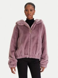 Marciano Guess Futro 5BGL24 7382A Fioletowy Regular Fit. Fioletowe płaszcze Marciano Guess, m, z aplikacjami, z futra, bez kaptura. Za 939,99 zł.