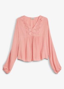 Bluzka w stylu tuniki z delikatnej wiskozy. Czerwone tuniki bonprix, bez wzorów, z wiskozy, eleganckie, bez kołnierzyka, bez ramiączek. Za 114,99 zł.