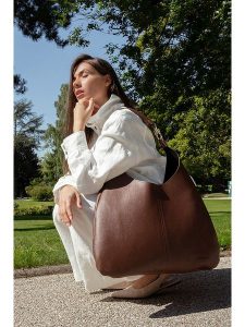 Christian Laurier Skórzany shopper bag "Suri" w kolorze jasnobrązowym - 48 x 31 x 2 cm rozmiar: onesize. Brązowe shopper bag Christian Laurier, bez wzorów, z materiału, na ramię, bez dodatków. Za 382,89 zł.