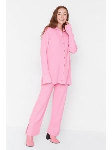 Trendyol 2-częściowy zestaw w kolorze jasnoróżowym rozmiar: M. Różowe kardigany Trendyol, m, bez wzorów, prążkowane, bez ramiączek. Za 135,45 zł.