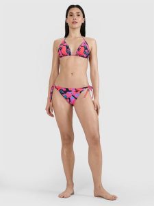 4F Dół od bikini damski - różowy S. Czerwone bikini 4f, bez wzorów, z elastanu. W wyprzedaży za 39,99 zł.