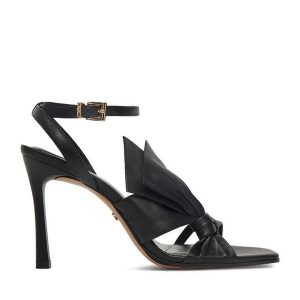 Sandały GINO ROSSI. Czarne sandały Gino Rossi, bez wzorów, bez obcasa, na szpilce, bez zapięcia. Za 399,99 zł.