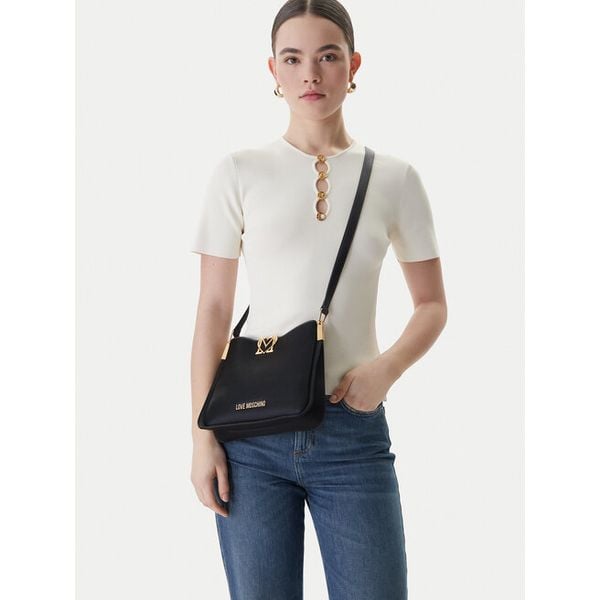 Torebka LOVE MOSCHINO. Czarne listonoszki LOVE MOSCHINO, bez wzorów, bez dodatków. Za 564,99 zł.