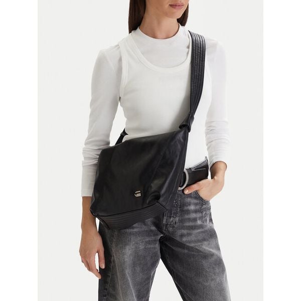 Torebka G-Star Raw. Czarne listonoszki G-Star Raw, bez wzorów, bez dodatków. Za 199,99 zł.