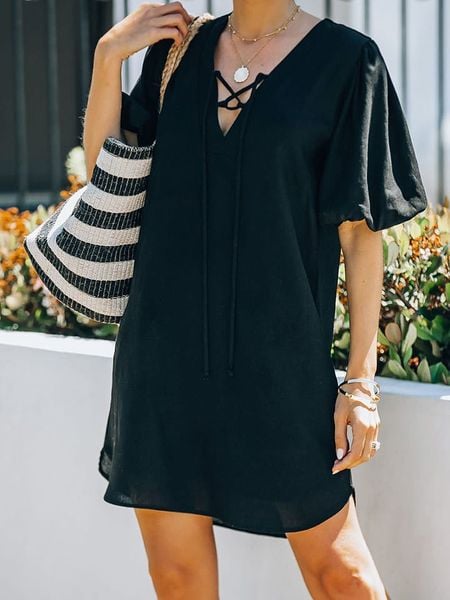 Milan Kiss Sukienka w kolorze czarnym rozmiar: M. Czarne sukienki Milan Kiss, na imprezę, m, bez wzorów, bez kołnierzyka, bez ramiączek, mini. Za 127,05 zł.