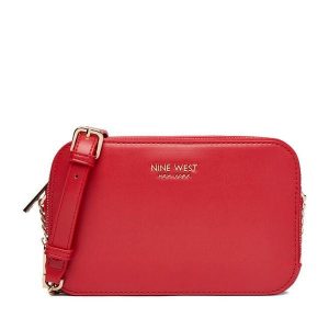 Torebka Nine West. Czerwone listonoszki Nine West, bez wzorów, bez dodatków. Za 169,99 zł.