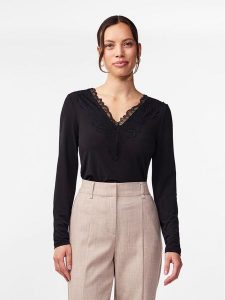 YAS Bluzka Lori 26032834 Czarny Regular Fit. Czarne bluzki YAS, xs, bez wzorów, z syntetyku, bez kołnierzyka, bez ramiączek. Za 79,99 zł.