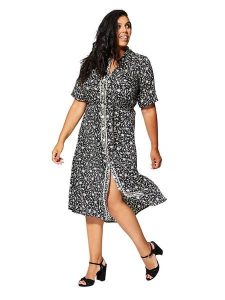 Aller Simplement Sukienka w kolorze czarno-białym rozmiar: 42/44. Czarne sukienki Aller Simplement, na co dzień, bez wzorów, z tkaniny, klasyczne, bez kołnierzyka, bez ramiączek, midi, proste. Za 70,90 zł.