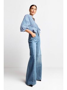 Rich & Royal Dżinsy - Comfort fit - w kolorze niebieskim rozmiar: W28. Niebieskie jeansy Rich & Royal, z aplikacjami, ze skóry, z podwyższonym stanem. Za 228,38 zł.