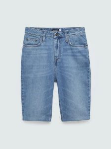 Szorty jeansowe damskie niebieskie eria 286. Niebieskie szorty Big Star, bez wzorów. W wyprzedaży za 29,99 zł.