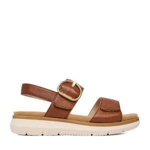 Sandały Remonte. Brązowe sandały Remonte, bez wzorów, bez obcasa, na płaskiej podeszwie, bez zapięcia. Za 369,99 zł.