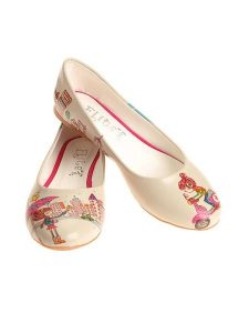 Goby Baleriny w kolorze beżowym ze wzorem rozmiar: 40. Brązowe balerinki Goby, bez wzorów, bez obcasa, bez zapięcia. Za 228,38 zł.